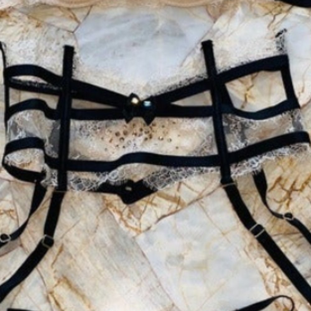 XS/S VS Very Sexy Garter Belt Gold 2014 Fashion Show